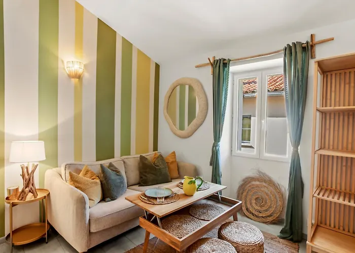 Appartement Cozy Le Cedre, Port De Tropez